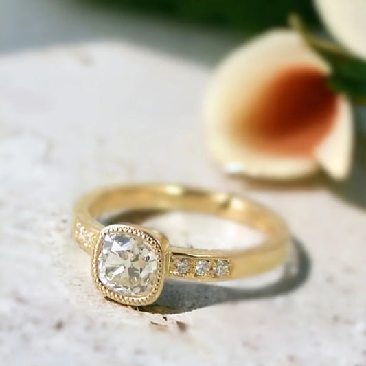 Pavé Diamond & Cushion Cut Sapphire Ring – Elegant Sapphire Jewellery