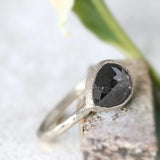Bague Lavish Luster en diamants naturels sel et poivre Bague Opulence, phare de l'amour