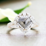 Forever's Flourish Feurige Fantasie des sagenumwobenen Diamantrings, Fable Frosting Of Fate Filigraner Diamantring