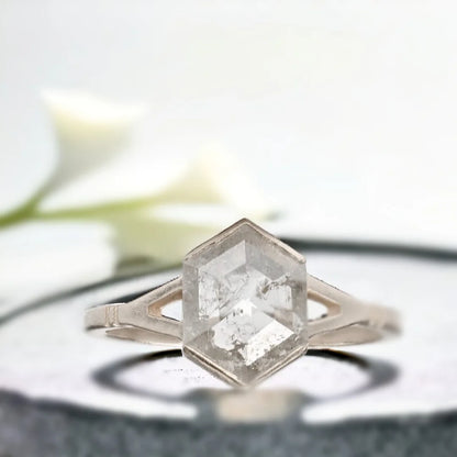 Minimal Dea Ring Elegant Rose Cut Diamond Design