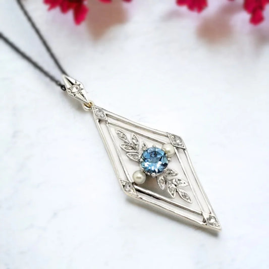 Vintage Art Deco Aquamarine Diamond Filigree Pendant