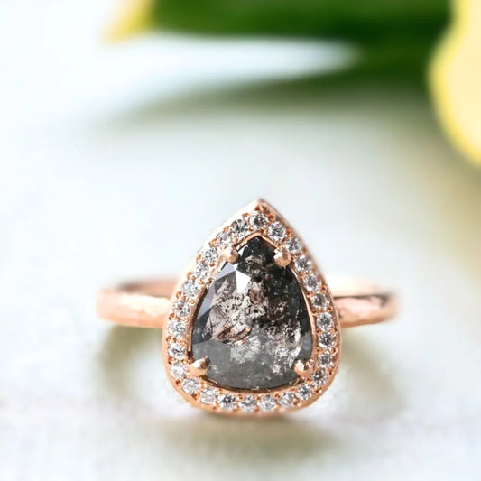 Knightly Radiance Salt & Pepper Diamond Ring – Elegant Natural Keepsake