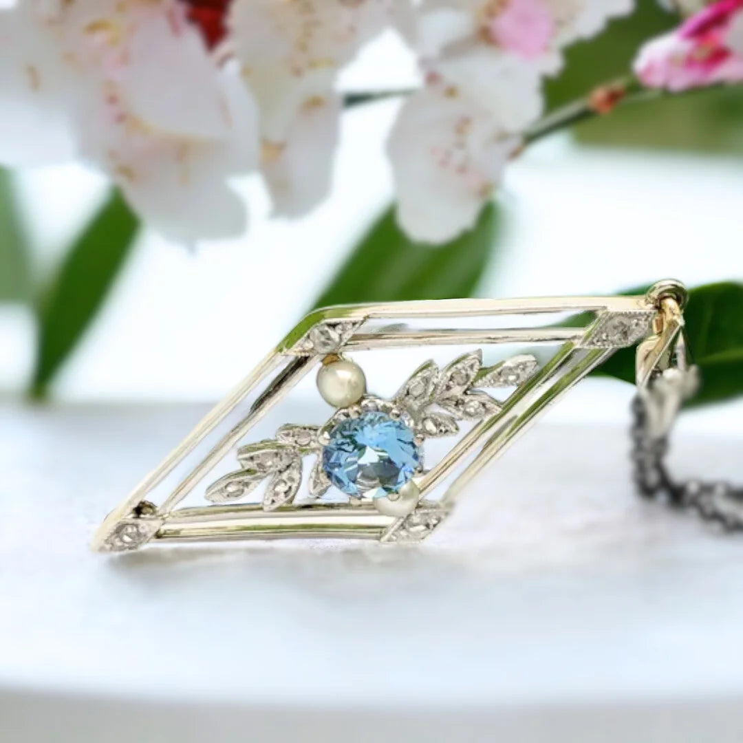 Vintage Art Deco Aquamarine Diamond Filigree Pendant