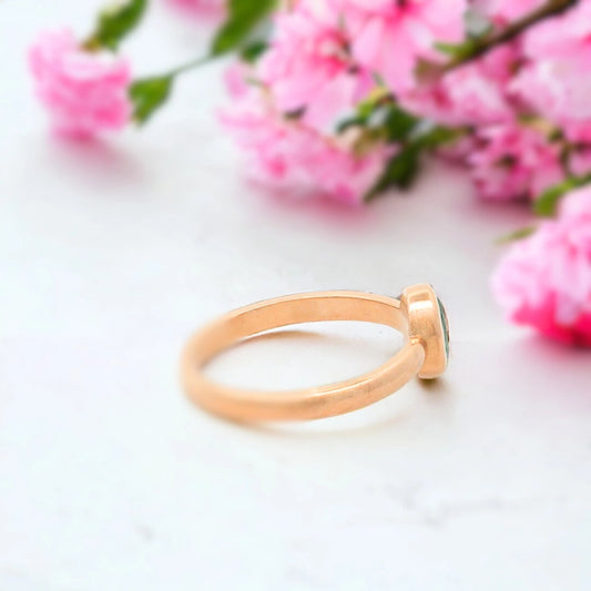 Bezel-Set Green Sapphire Minimalist Ring - Elegant, Modern Design