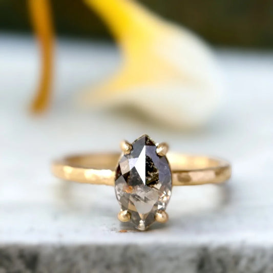 Elegant Salt & Pepper Diamond Ring – Lustrous Promise Sparkle