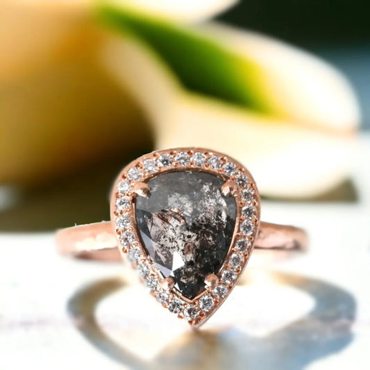 Knightly Radiance Salt & Pepper Diamond Ring – Elegant Natural Keepsake
