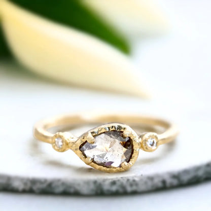 18K Yellow Gold Muguet Ring Pear Salt and Pepper Diamond