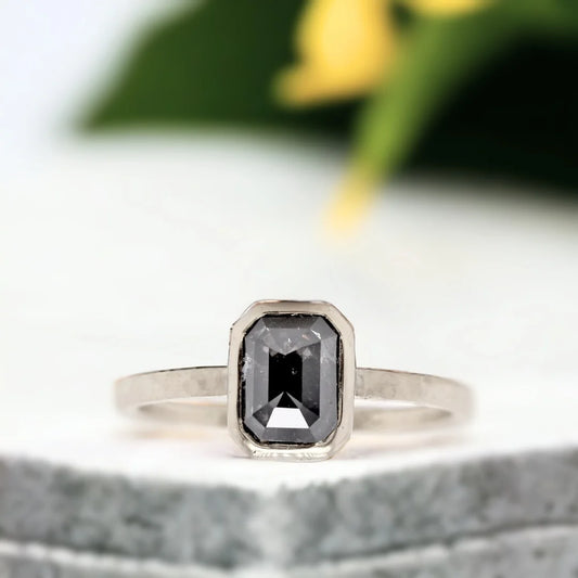Graceful Geometry Salt & Pepper Diamond Ring – Unique Natural Sparkle