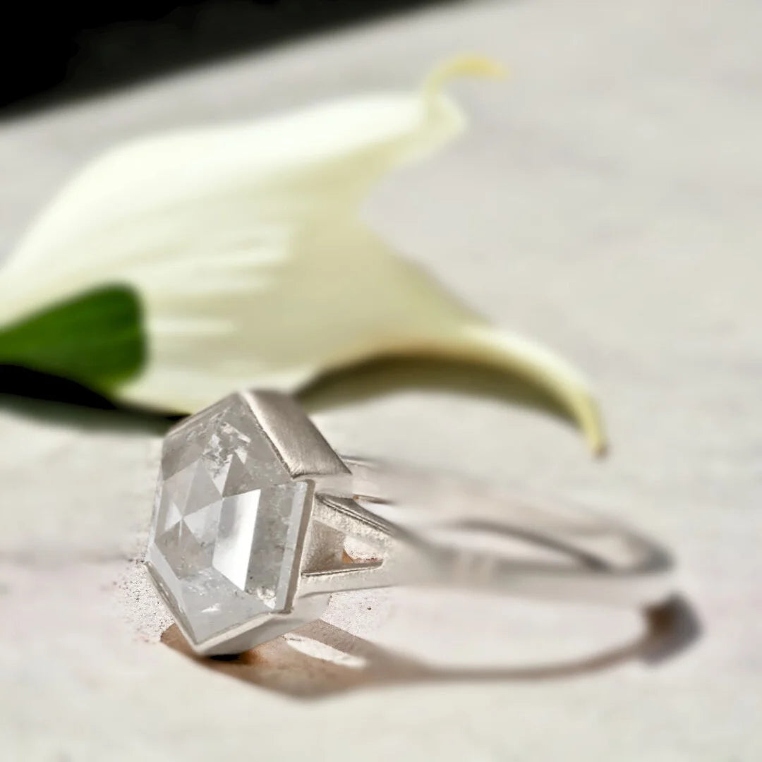 Minimal Dea Ring Elegant Rose Cut Diamond Design