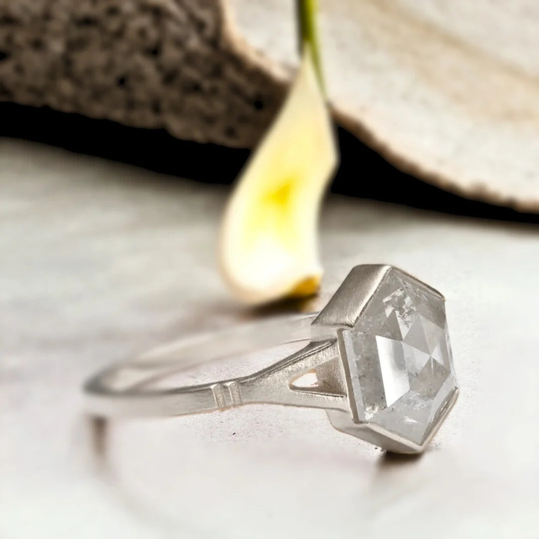 Minimal Dea Ring Elegant Rose Cut Diamond Design