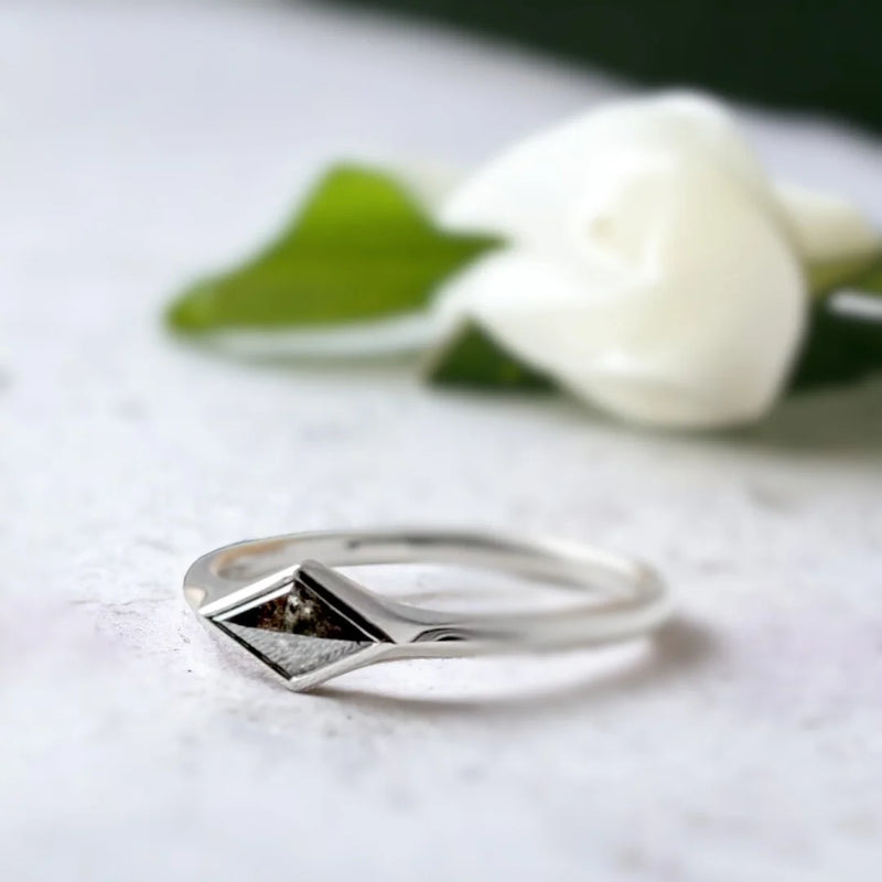 Grace in the Breeze Parafoil Kite Diamond Ring, Minimalist Salt And Pepper Diamond Ring