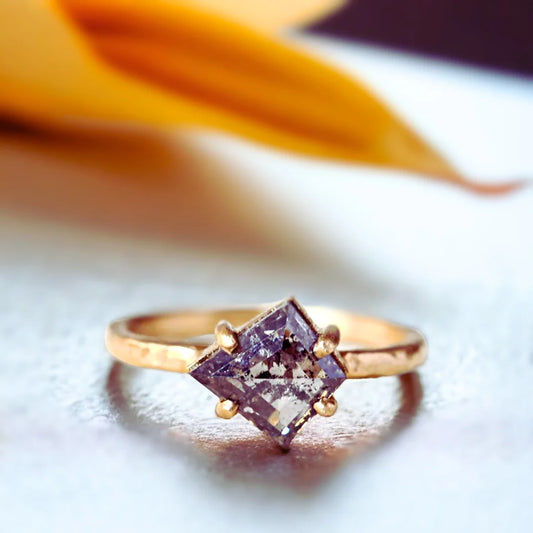Exquisite Salt & Pepper Diamond Ring – Unique and Elegant Design