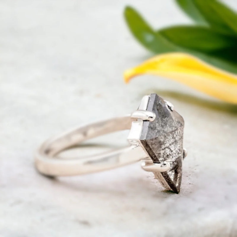 Xylophone Gleam Enchanting Diamond Ring, Yearning Brilliance Beyond Compare Natural Salt & Pepper Diamond Ring