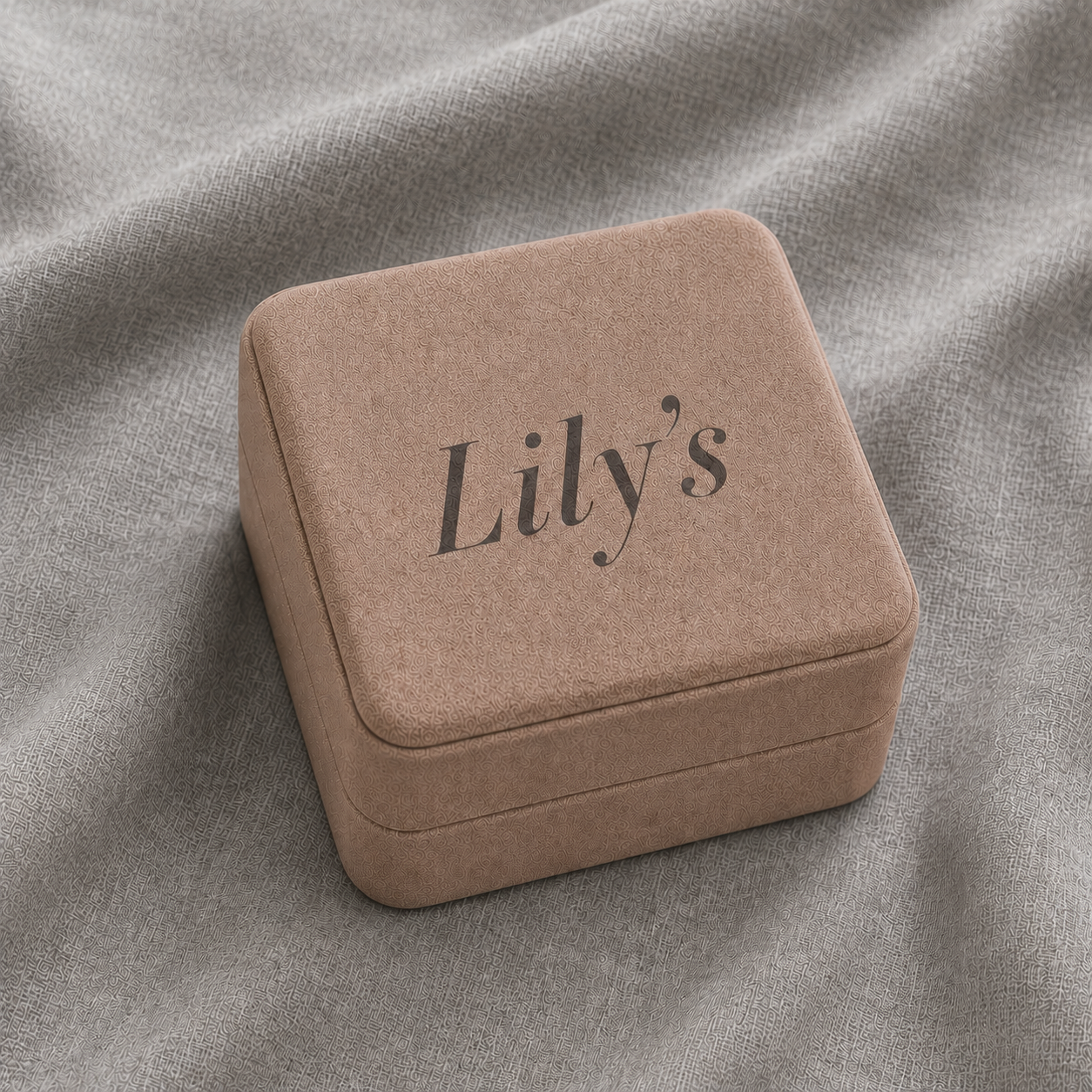High-quality ring box with an elegant design and protective lining, ideal for displaying fine jewellery and creating a memorable presentation for engagement rings, wedding rings, and 
special occasion gifts.